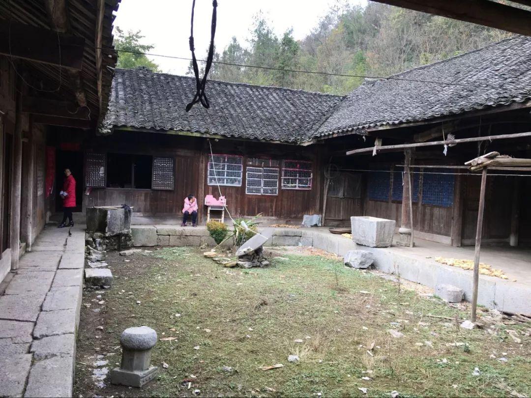 牛栏坪村