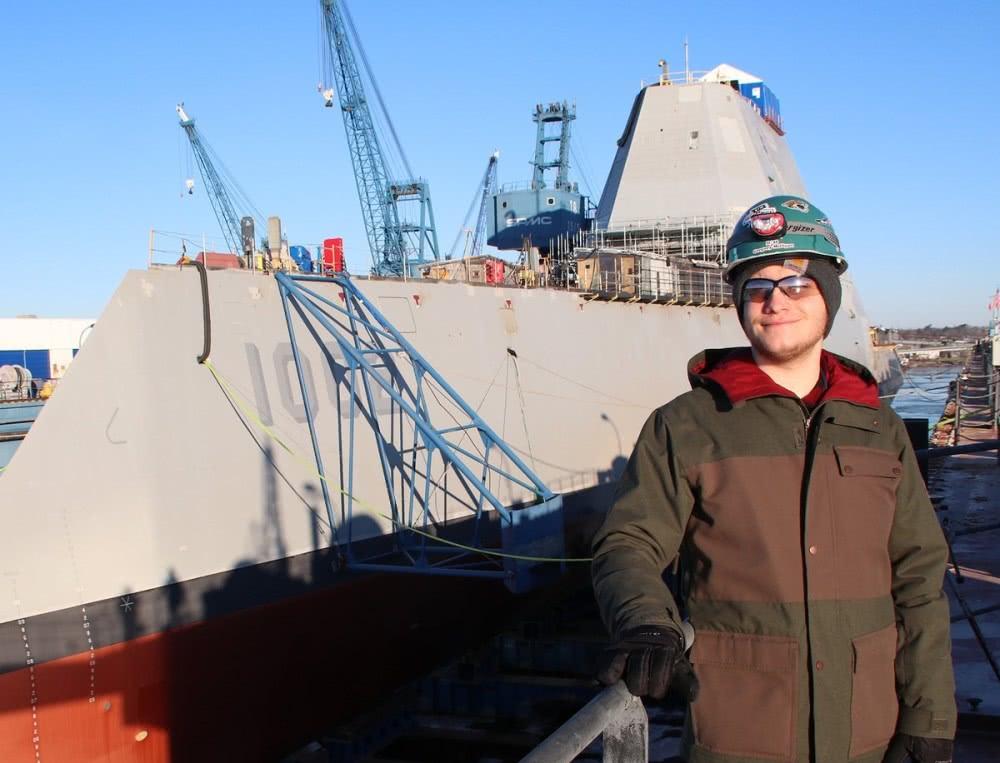 林登·B·约翰逊号驱逐舰