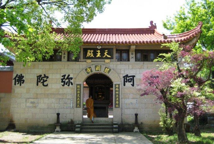 龙岗寺