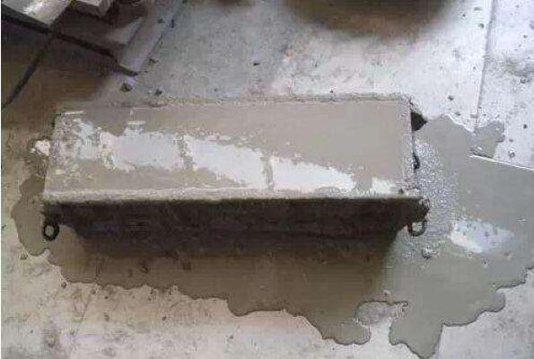 泌水