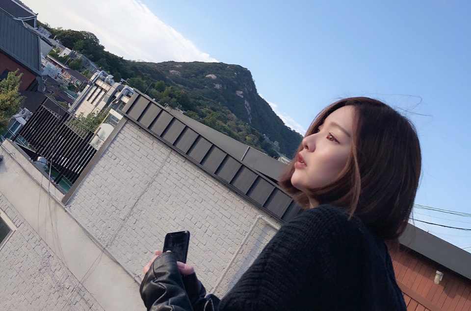 蓝白色