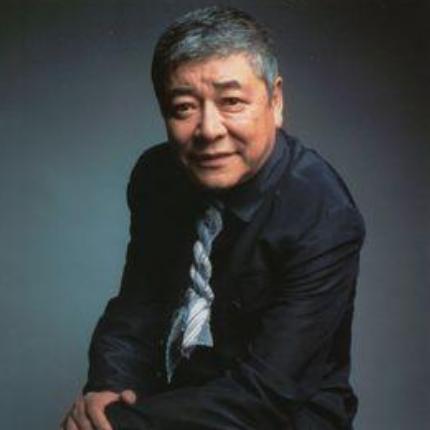 中尾彬