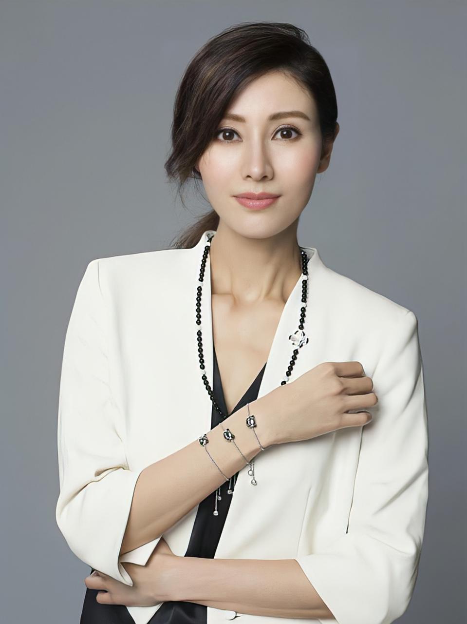 李嘉欣