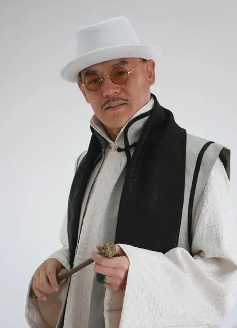 巍子