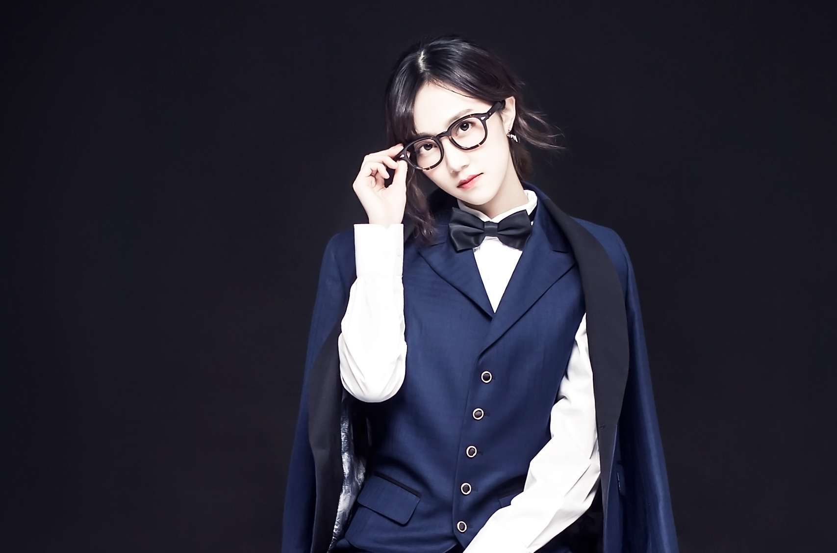 冯薪朵